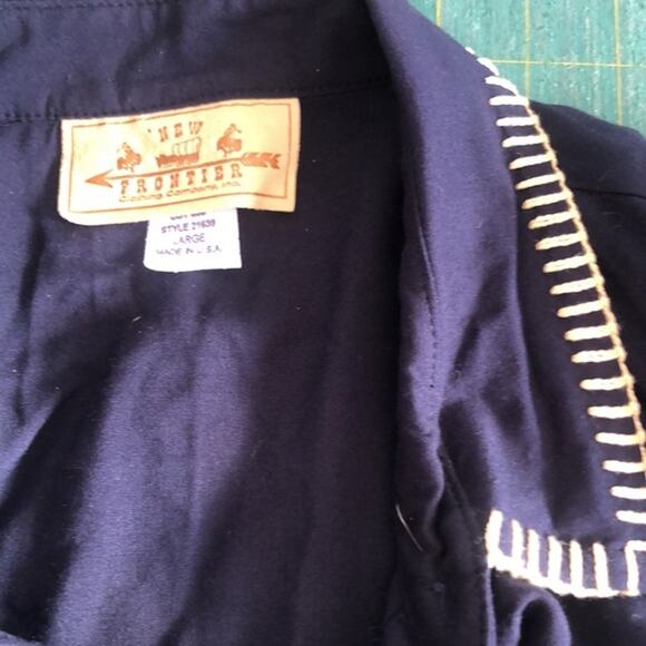 NWT New Frontier L Blue Western Women's Button Top Blanket Stitch Shoulder Pads - Picture 3 of 7